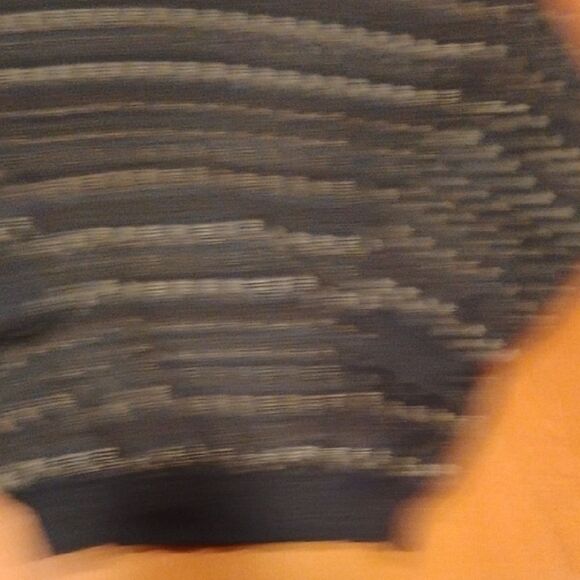 Farah Black and Gold Knit Sweater - Picture 4 of 6